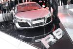 Audi-“apakino”-Frankfurto-parodos-dalyvius-su-veidrodiniu-R8-5.2-FSI-V10-eksterjeru-foto-3.jpg