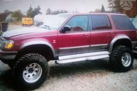 Pard.Jeep Visureigis  GARAŽAI..KEIČIU Į BENZINĄ AR SU DUJOM..