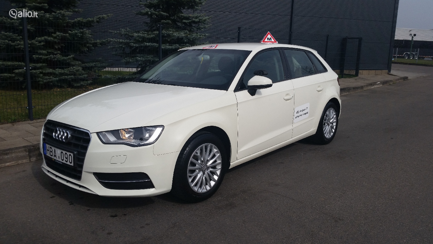 Papildomos vairavimo pamokos vairavimas Instruktorius