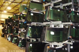 Renault Express priekinis stiklas