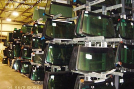  Priekinis stiklas SsangYong Musso langas