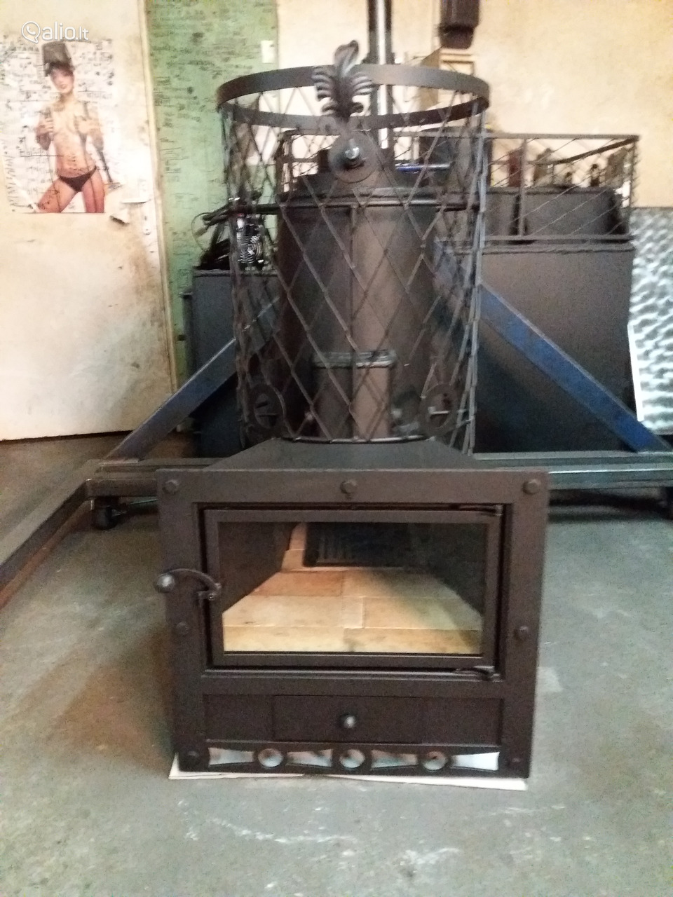 Gaminame išskirtinės kokybės pirties krosnis-židinius.