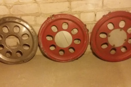 Plieniniai ratu R17,5  gaubtai