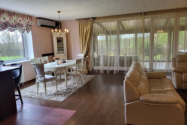 IŠNUOMOJAMI 3 KAMBARIŲ APARTAMENTAI KOTEDŽUOSE ADRESU PAVENČIŲ G. 6K5, MAŽEIKIUOSE