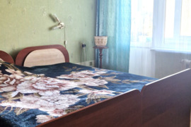 Kretingos raj. Budriuose, Bažnyčios g. PARDUODAMAS šviesus  ir jaukus 2 k. butas su žemės sklypu