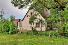Namas Bauskės g., Žeimelio mstl., Pakruojo r.
