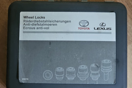 Toyota , Ratų dangteliai, R-18