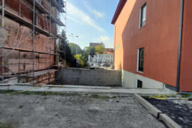 Parduodamas 3 arų sklypas su 100 kv.m. pamatais miesto centre Priestočio g.