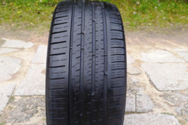 245/40 R19 98W 
