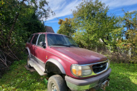 Parduodu arba keičiu jeepą..