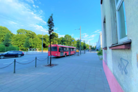 CENTRE PRIE AUTOBUSŲ STOTIES IŠNUOMOJAMAS 1 KAMBARIŲ BUTAS 1 STUDENTEI ARBA DIRBANČIAI MERGINAI NUO 