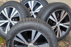 Parduodami originalūs Volvo diskai