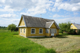 Sodyba Švenčionių rajone, Lazdinių kaime, šalia žuvingo Lazdinių ežero (iki ežero apie 300 m)