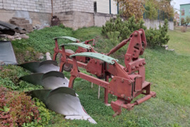 Puspriekabė, plūgas., Priekabos