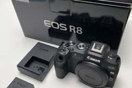Canon EOS R8 veidrodinis fotoaparatas