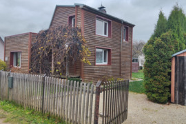 Sodo namas Mažeikių r. sav., Troškučiai, Šaltinėlio 2-oji g.