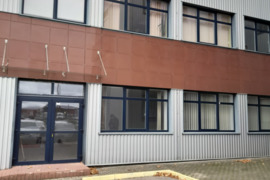Išnuomojamos 88 kv.m. Patalpos tinkamos prekybai, nedidelei gamybai, ofisui. Šilutės pl.