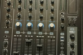 Reloop RMX-80 skaitmeninis 4 kanalų klubo maišytuvas
