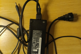 Kroviklis, pakrovėjas, adapteris kompiuteriui ir ne tik. 19v 7.1 A