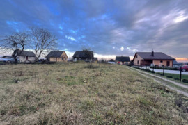 PARDUODAMA SODYBA SU SKLYPU SEIRIJUOSE, LAZDIJŲ R.