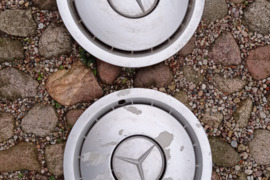 Mercedes Benz W201 W124 Kalpokai ratų gaubtai R14 Originalūs