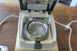 Laboratorine iranga dregmes analizatorius KERN