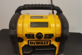 Statybine radija Dewalt,AUX,USB Power.Kaina 55eur