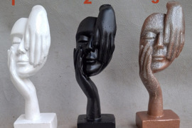 Meniška, rankų darbo skulptūra -“Mąstytojas