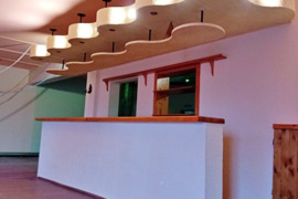 Pastatas-pramogų centras Parovėjos k., netoli Biržų