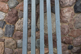 Stulpas tvoros segmentui
