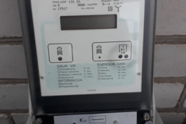 Elektros skaitiklis trifazis, keturiu tarifu, be defektu, yra transformatoriai.