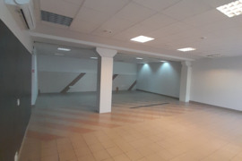 Išnuomojamos 100 kv.m. ir 133 kv.m. patalpos 1 aukšte centre N. Uosto g.
