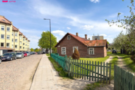 Parduodamas rąstinis namas Alytaus miesto centre