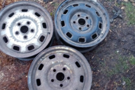 Plieniniai štampuoti, R-15