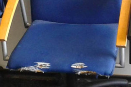 Narbuto gamybos kėdė, viskas veikia, reikia persiūti apatinę dalį.
