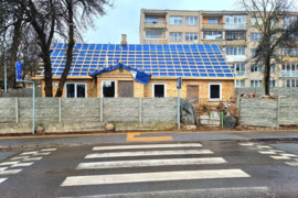 Parduodamas statomas namas miesto centre