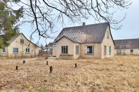 Mūrinė sodyba Plaučiškių k., Pakruojo r.