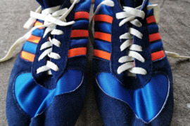 Vintažiniai begimo bateliai Adidas