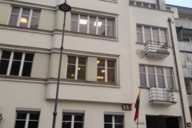 Išnuomojamos Administracinės patalpos su garažu / sandėliu. Garažo plotis 17,20 kv.m.