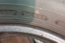 Bridgestone padangos  vasrinės   protektoriaus  gylis 6 mm. tvarkingos 2vnt.  215-65x16- Lietas 16  