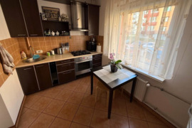 Renovuotame name parduodamas, erdvus su didžiuoju holu butas. (renovacijos likęs mokestis apie 4000 