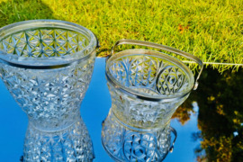 Krištoliniai kibirėliai-vazelės.