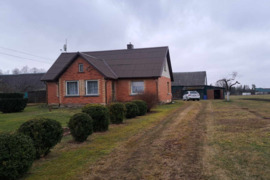 Šiaulių r. Einoraičių k. parduodamas gyvenamasis namas su ūkiniais pastatais