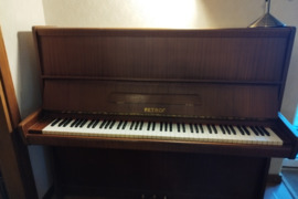 Pianinas Petrof
