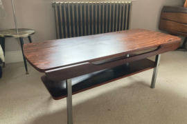 Kavos staliukas - Rosewood ir chromo kojos.
