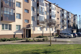 PARDUODU 2- KAMBARIŲ BUTĄ SENAMIESTYJE MAZEIKIUOSE.