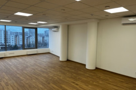 PARDUODAMOS 89.47 m2 KOMERCINĖS PATALPOS VERSLO CENTRE 