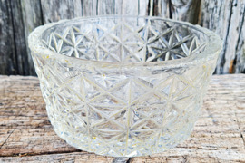 Krištolinis dubenėlis. Indelis