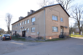 3 kamb. butas prie krioklio ir parko