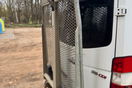 Parduodamas liftas - keltuvas, pilnai veikiantis. Buvo įdėtas MB Sprinter, yra pajungimas, valdymo p